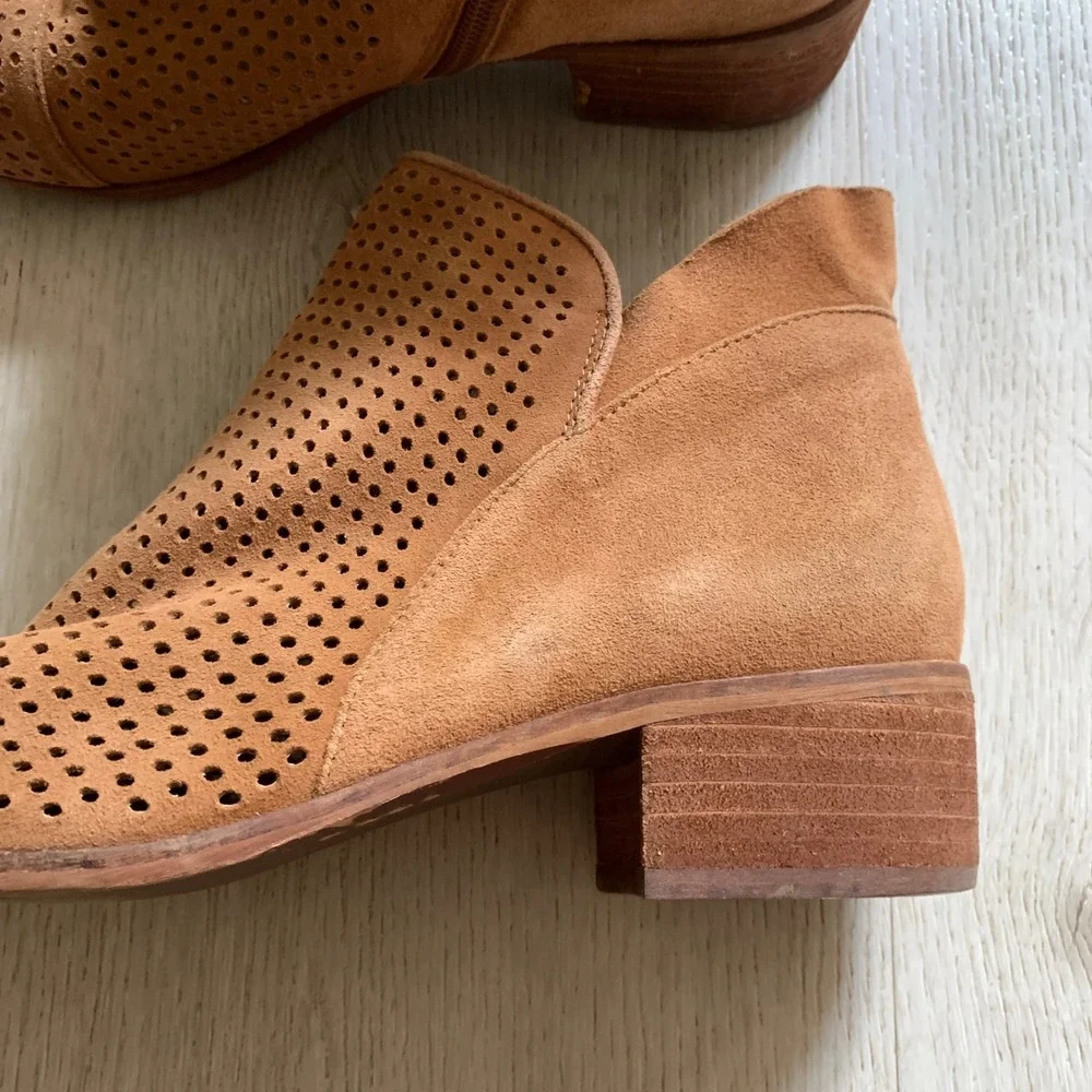 Sam Edelman Womens Cognac Brown Suede Perforated Ankle Booties Block Heel Size 8